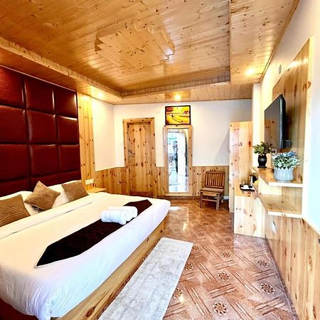 Hotel Jannat Manāli Buitenkant foto