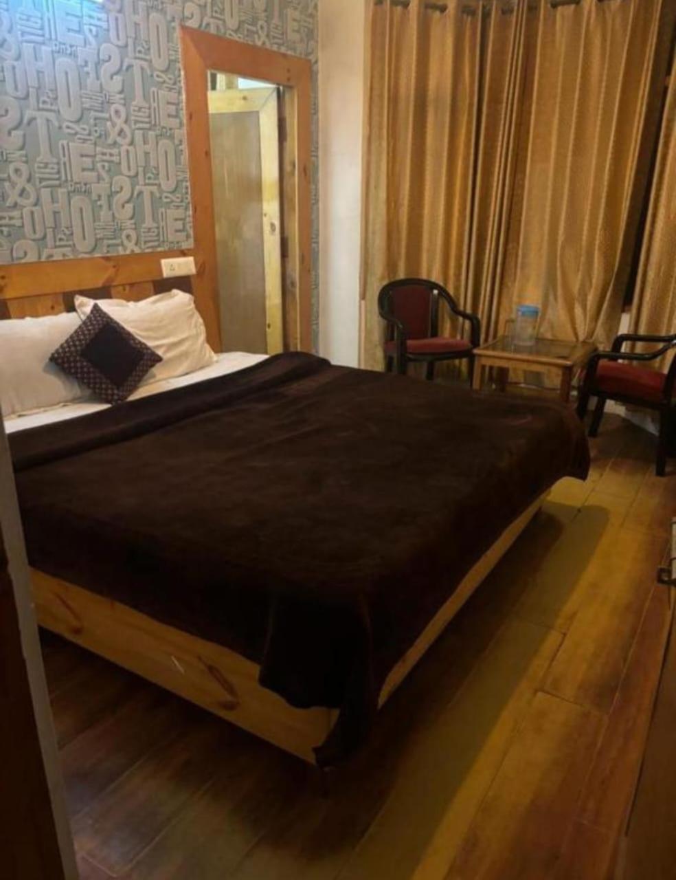 Hotel Jannat Manāli Buitenkant foto