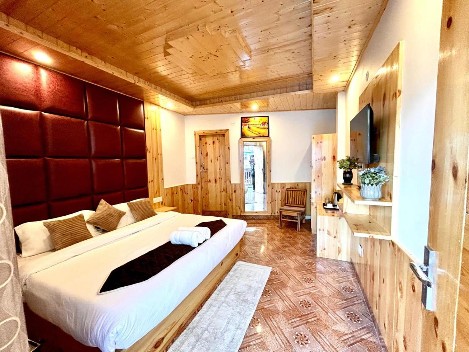 Hotel Jannat Manāli Buitenkant foto
