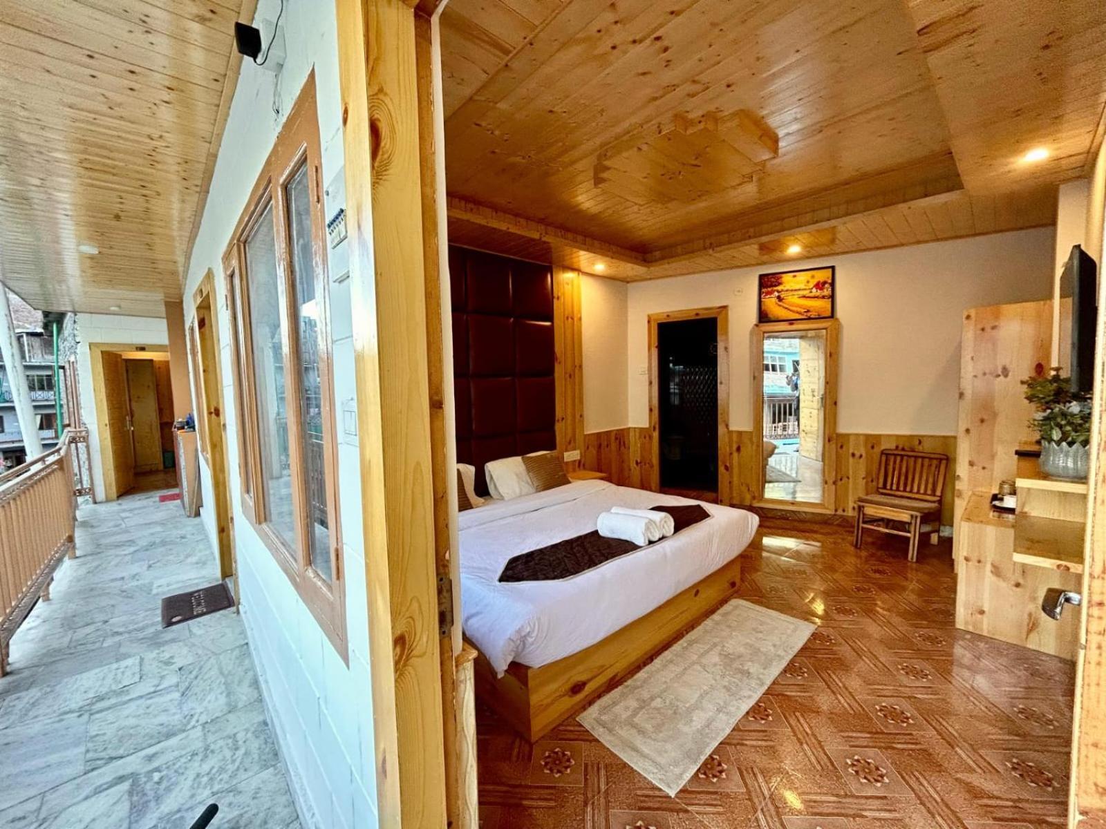 Hotel Jannat Manāli Buitenkant foto